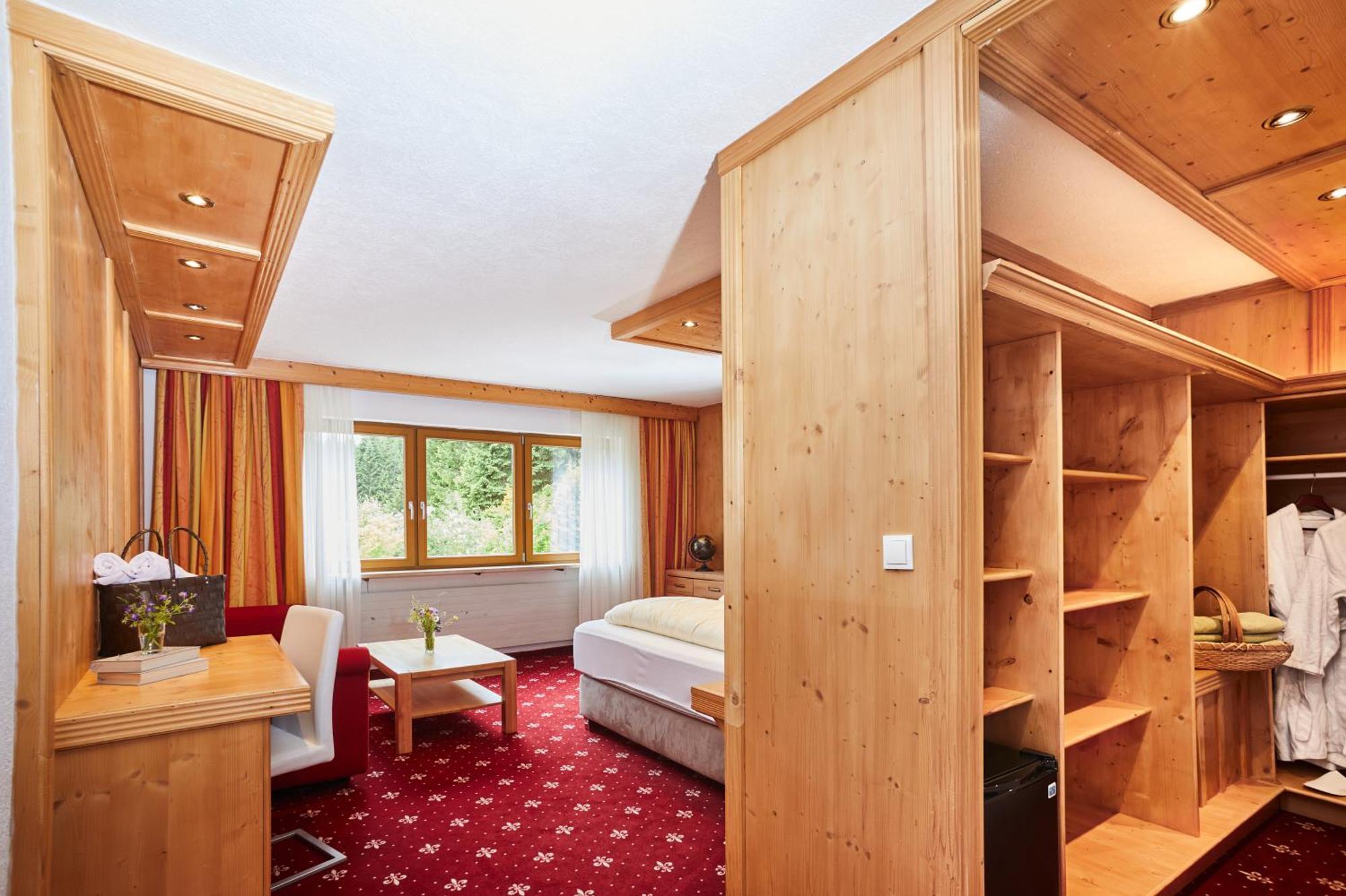 Hotel Hubertushof - Ihr Hotel Mit Herz 로이타쉬 객실 사진